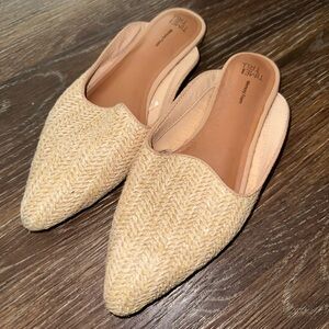 Rattan mule